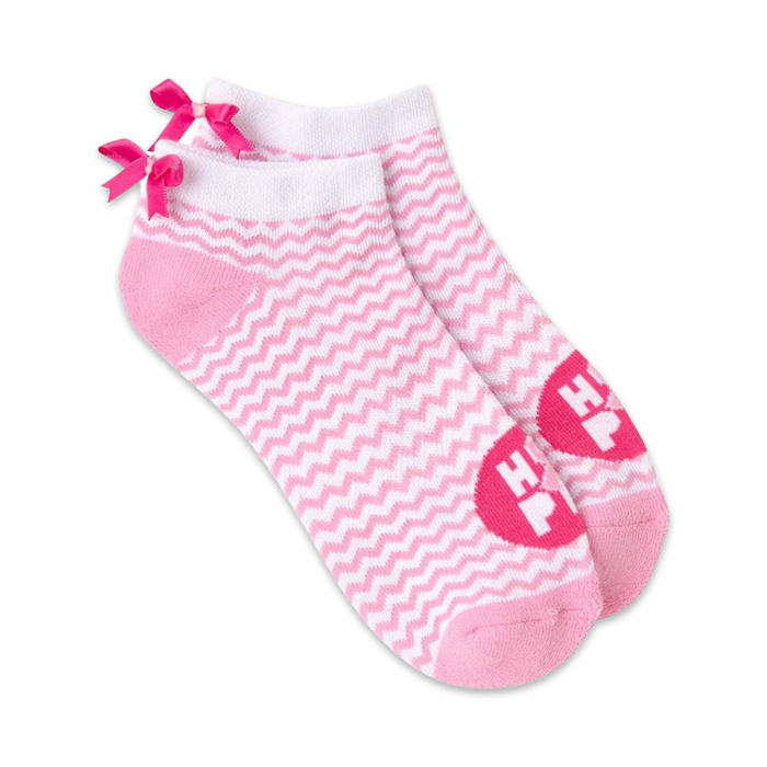 Pair of pink and white chevron ankle socks with small pink bows and a pink logo. }}