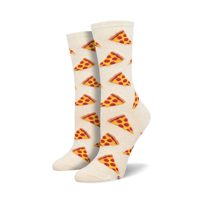Pair of off-white crew socks adorned with a repeating pattern of red and yellow pizza slices. }}