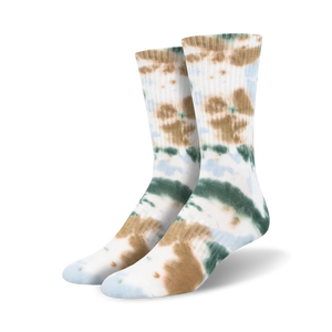 Lifestyle shot of a person wearing the tie-dye athletic crew socks during a workout.