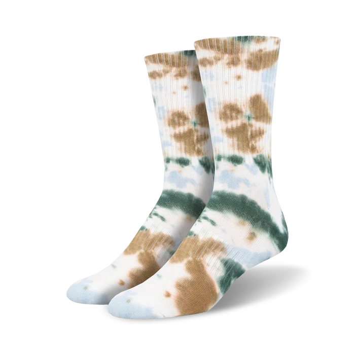 Lifestyle shot of a person wearing the tie-dye athletic crew socks during a workout.