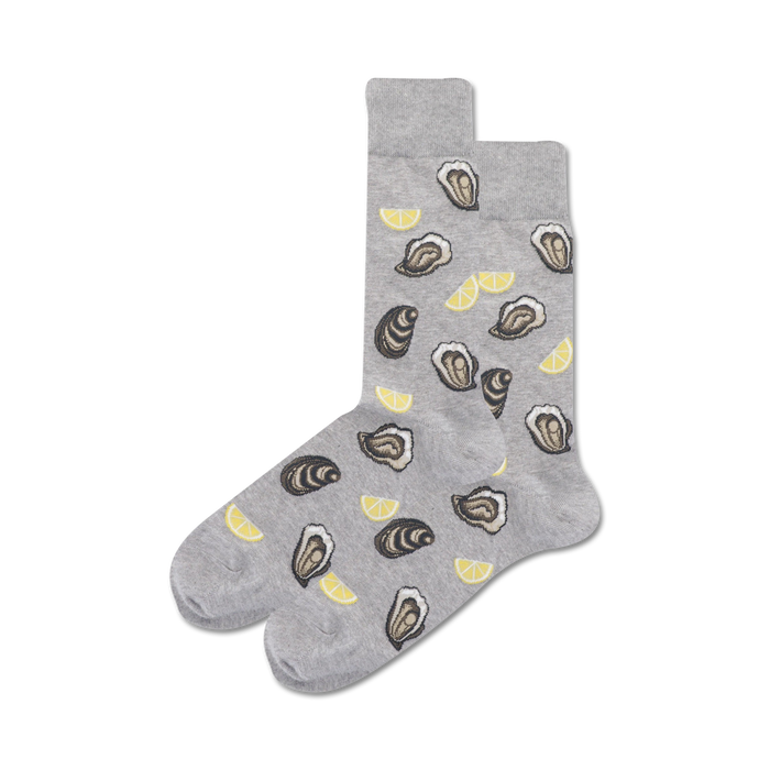 gray crew socks for men with oyster and lemon wedge pattern   }}