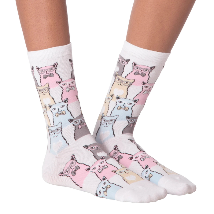 Flatlay showcasing a pair of white Smarty Cats socks.