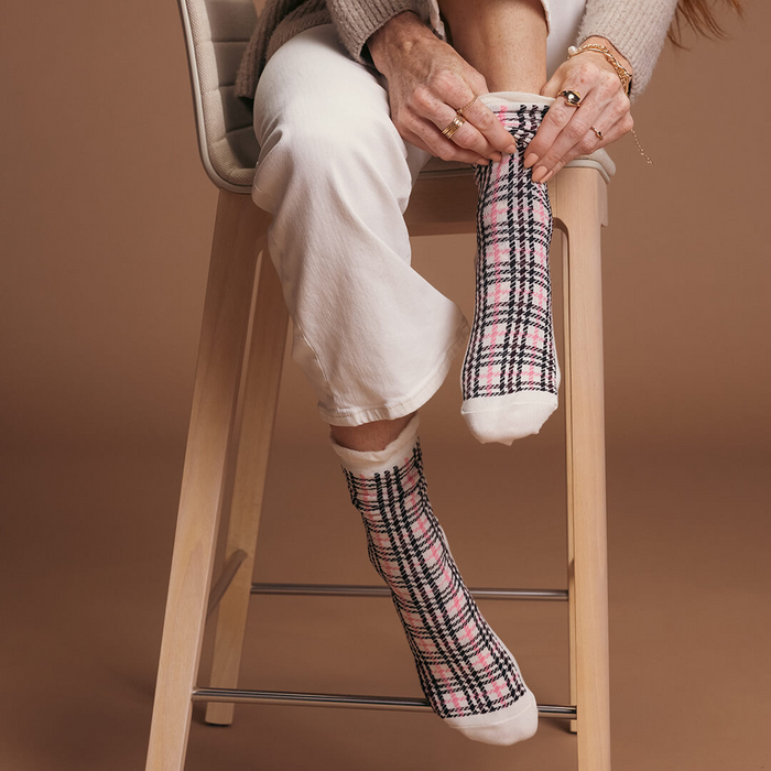Soft modal plaid socks with pink, black, and white pattern, featuring a delicate ruffled edge.