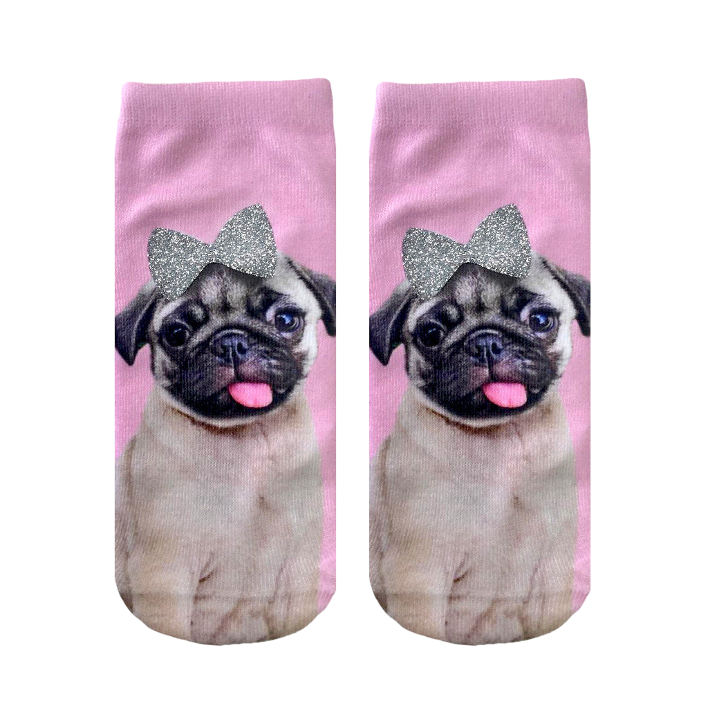 Pair of pink ankle socks featuring an adorable pug puppy wearing a silver glitter bow. [lf]