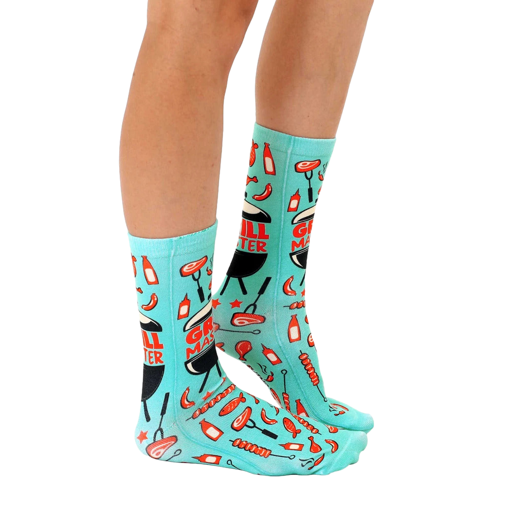 Lifestyle photo showing the socks on a person's feet, highlighting how they look when worn. [lf]