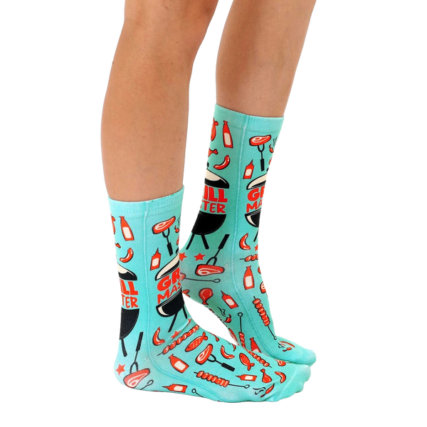Lifestyle photo showing the socks on a person's feet, highlighting how they look when worn. [lf]