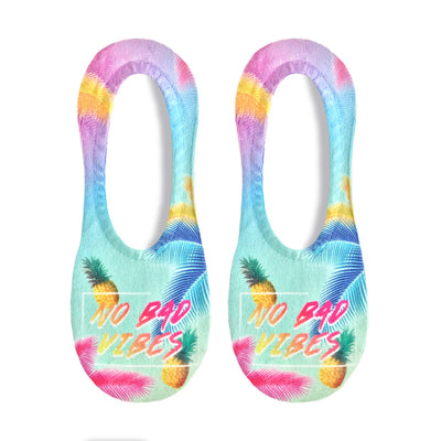 women's no bad vibes liner socks: multicolored palm leaf & pineapple design.  