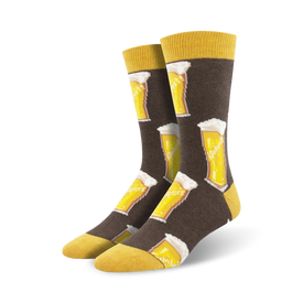 brown crew socks with a pattern of beer mugs full of beer with white foam. perfect for beer lovers. 