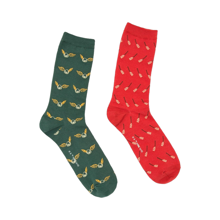Pair of crew socks; one dark green with gold snitches, one red with gold broomsticks. }}