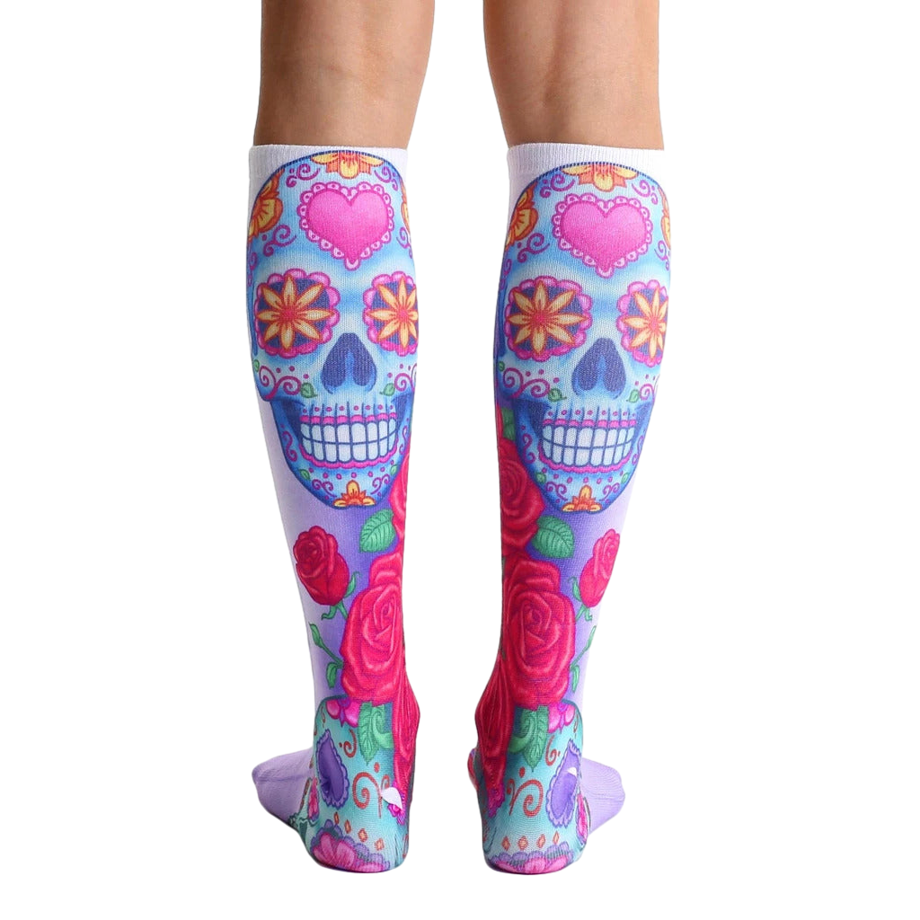 Back view of the Dia socks, showcasing the design's full coverage. [lf]